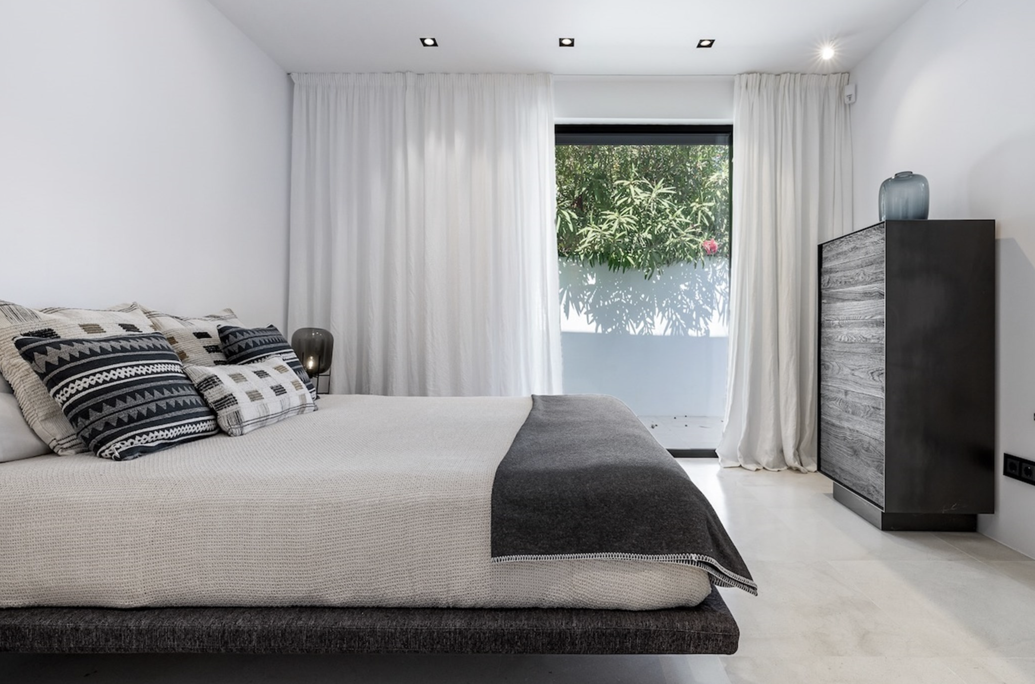 Resa Estates can nemo luxury villa Pep simo Ibiza bedroom 5.png